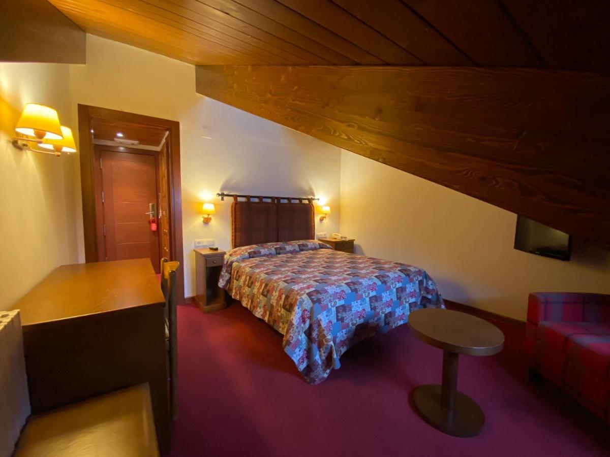 Hotel La Morera Valencia D'Aneu Εξωτερικό φωτογραφία