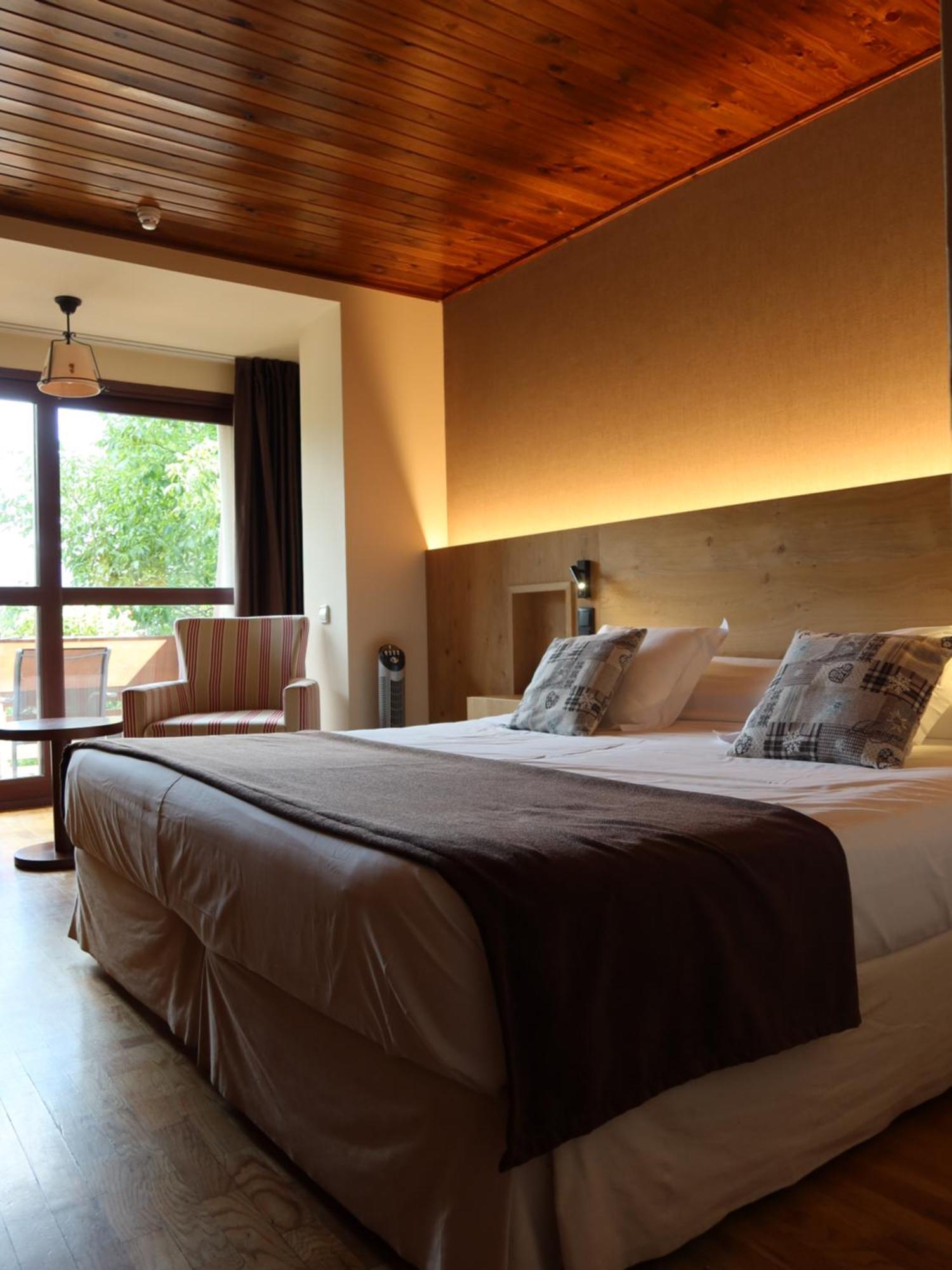 Hotel La Morera Valencia D'Aneu Εξωτερικό φωτογραφία